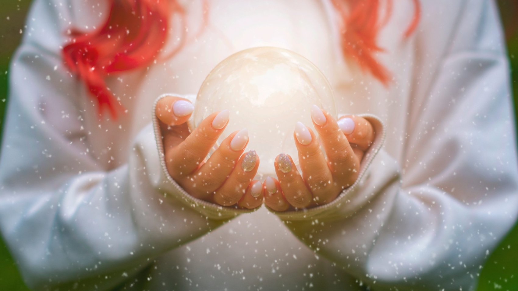 magical-fairy-mystical-crystal-ball-in-the-hands-o-52YFPGP